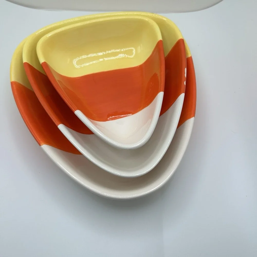 Vintage Halloween Party Platter Candy Corn Nesting set of 3 Ceramic bowls. - Picture 1 of 10